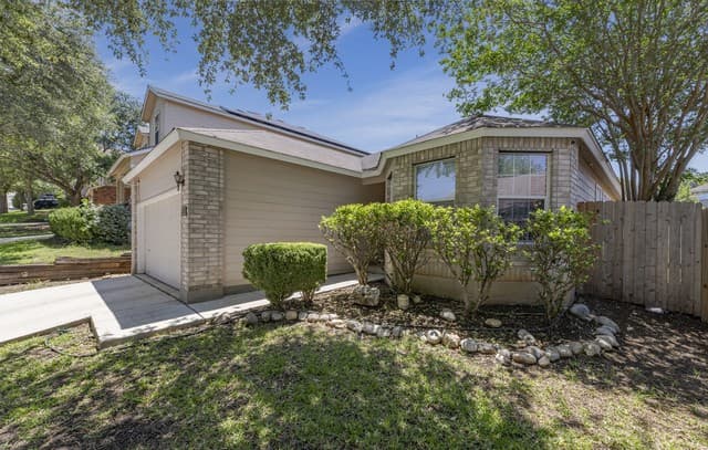 4-bedroom rental at 6606 Prescott Dam in San Antonio, TX — photo 2
