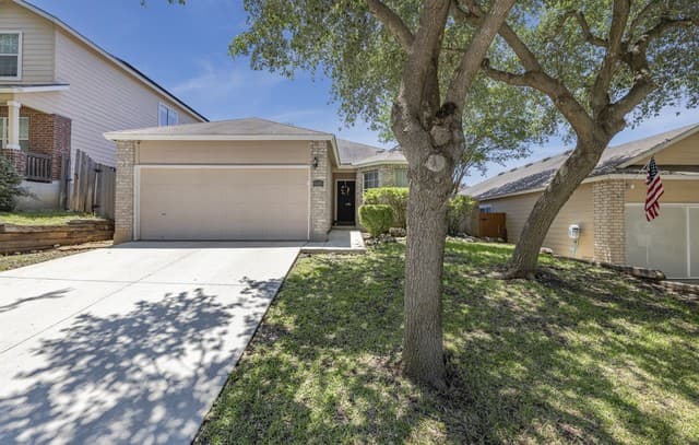4-bedroom rental at 6606 Prescott Dam in San Antonio, TX — photo 4