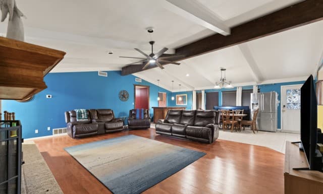 5-bedroom rental at 198 Encino Drive in Pearsall, TX — photo 4