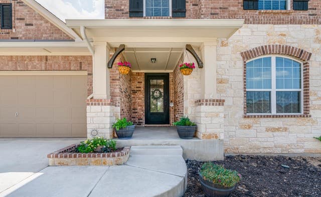 4-bedroom rental at 28837 Crowley Crk in San Antonio, TX — photo 4