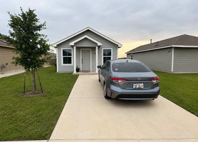 3-bedroom rental at 14426 Alluvium Crk in San Antonio, TX — photo 1