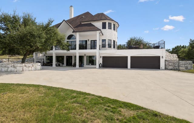 4-bedroom rental at 261 Coveney Trl in Boerne, TX — photo 3