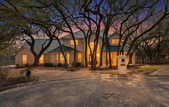 5-bedroom rental at 3002 Elm Gate St in San Antonio, TX — photo 1