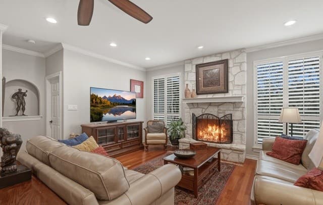 5-bedroom rental at 3002 Elm Gate St in San Antonio, TX — photo 3