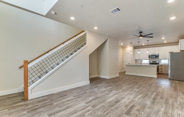 2-bedroom rental at 2150 Paniolo Dr in Boerne, TX — photo 2