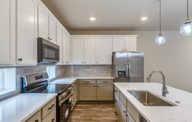 2-bedroom rental at 2150 Paniolo Dr in Boerne, TX — photo 3