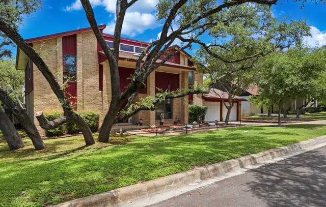 4-bedroom rental at 14415 Dark Star St in San Antonio, TX — photo 3