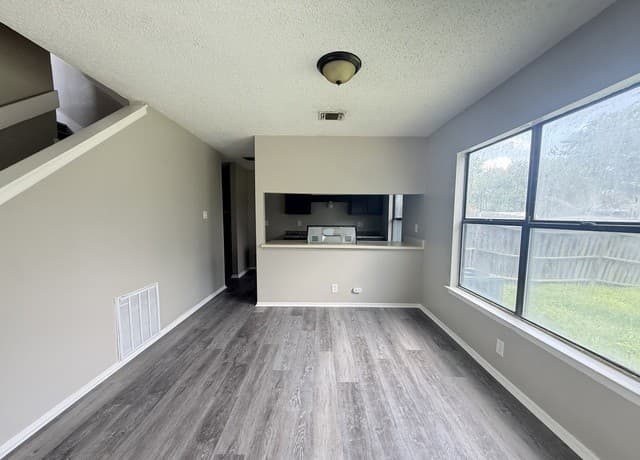3-bedroom rental at 4110 Alaskian Sunrise in San Antonio, TX — photo 5