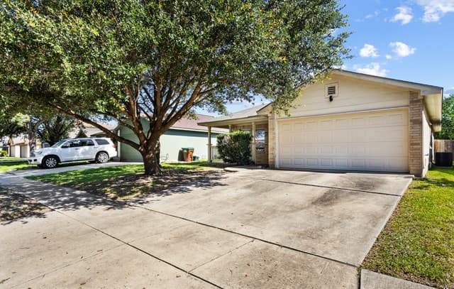 3-bedroom rental at 8519 Snakeweed in Converse, TX — photo 2
