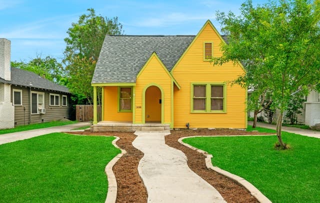 3-bedroom rental at 1938 W Magnolia Avenue in San Antonio, TX — photo 2