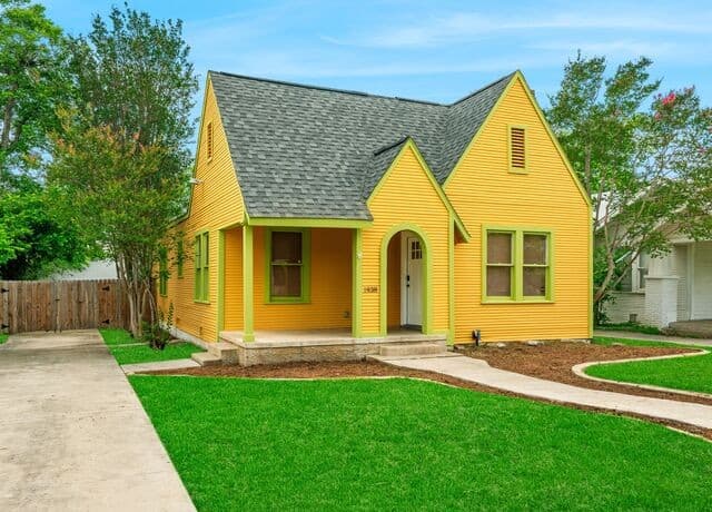 3-bedroom rental at 1938 W Magnolia Avenue in San Antonio, TX — photo 3