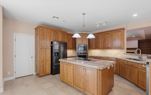 3-bedroom rental at 8 Donore Cir in San Antonio, TX — photo 5