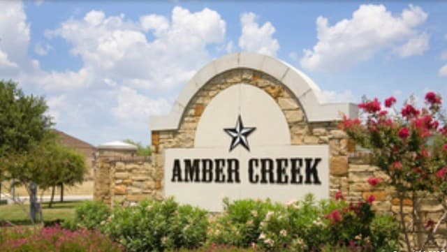 3-bedroom rental at 4445 Barberry Crk in San Antonio, TX — photo 2