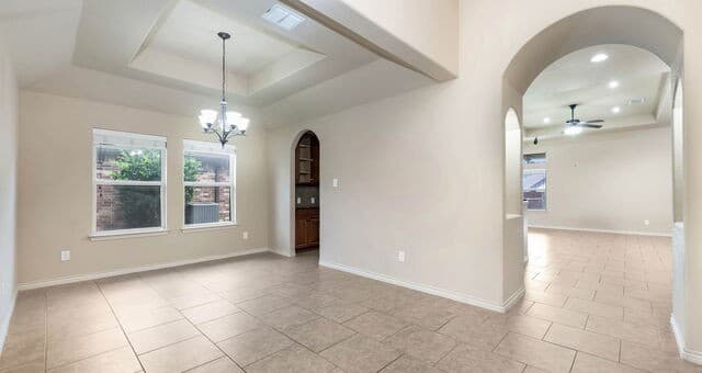 4-bedroom rental at 15606 Fox Ln in Selma, TX — photo 4