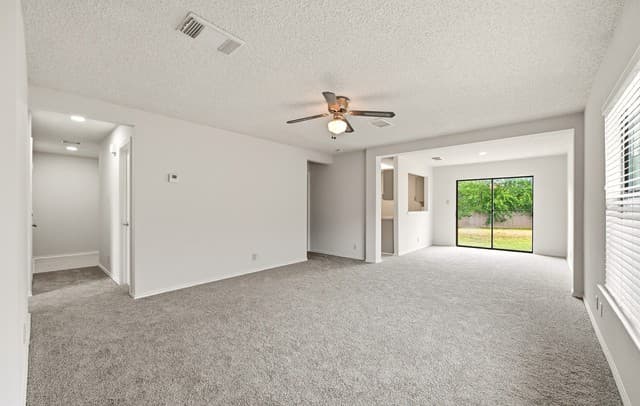 2-bedroom rental at 7810 Kinglet Ct in San Antonio, TX — photo 2