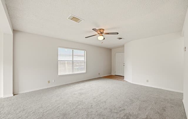2-bedroom rental at 7810 Kinglet Ct in San Antonio, TX — photo 4