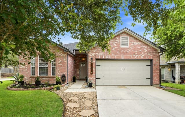 4-bedroom rental at 15403 Spring Dew in San Antonio, TX — photo 1