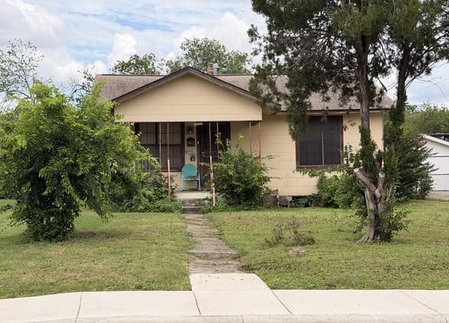 3-bedroom rental at 1022 Nw 36th St in San Antonio, TX — photo 1
