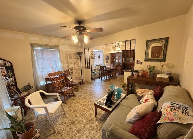 3-bedroom rental at 1022 Nw 36th St in San Antonio, TX — photo 4