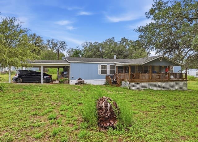 3-bedroom rental at 24965 Progress in San Antonio, TX — photo 2