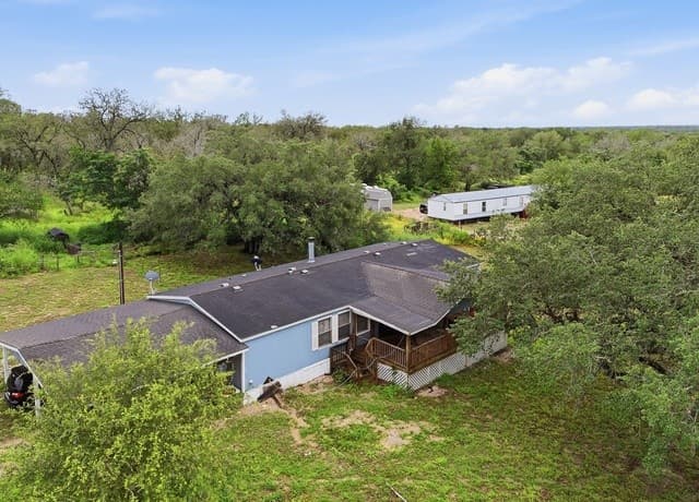 3-bedroom rental at 24965 Progress in San Antonio, TX — photo 3