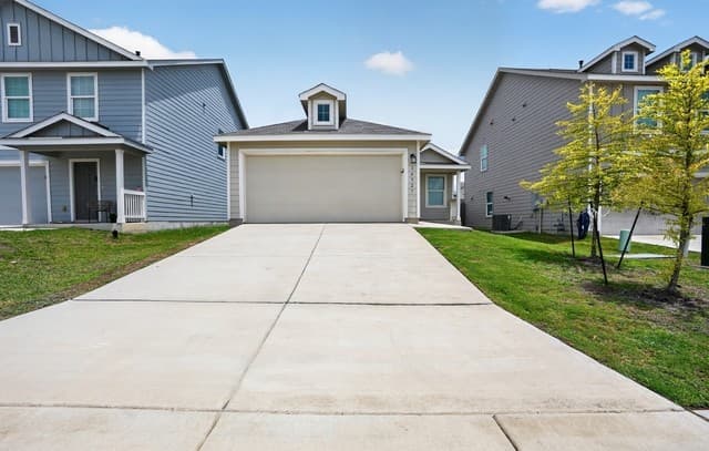 3-bedroom rental at 14927 Watson Ml in San Antonio, TX — photo 1