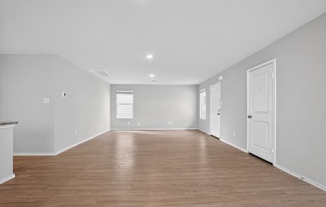 3-bedroom rental at 14927 Watson Ml in San Antonio, TX — photo 5
