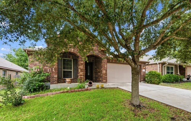 4-bedroom rental at 133 Buckskin Way in Cibolo, TX — photo 3
