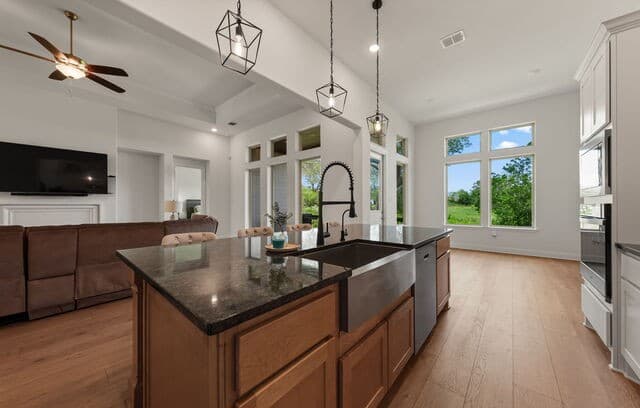 3-bedroom rental at 601 Legend Park Dr in Castroville, TX — photo 3