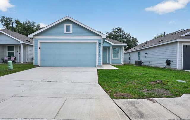 3-bedroom rental at 10230 Devon Wheel in San Antonio, TX — photo 1