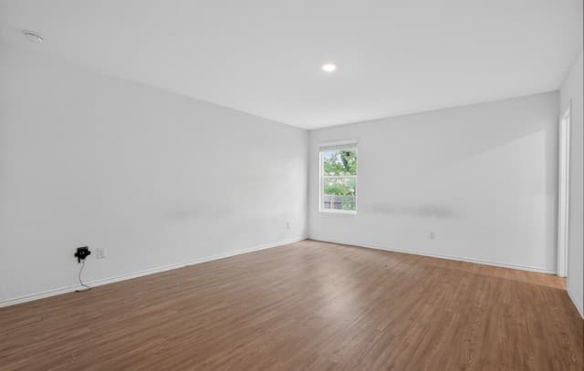 3-bedroom rental at 10230 Devon Wheel in San Antonio, TX — photo 4