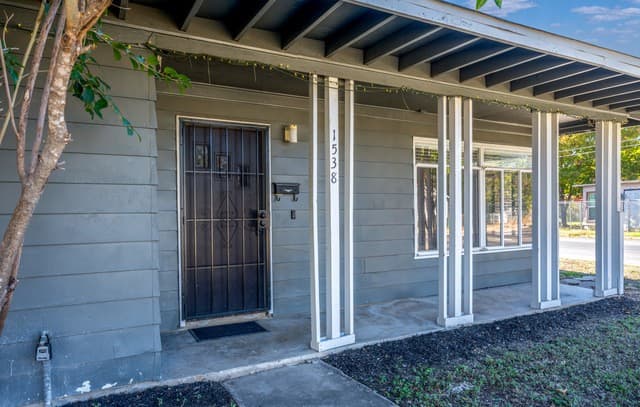 3-bedroom rental at 1538 Thorain Blvd in San Antonio, TX — photo 4