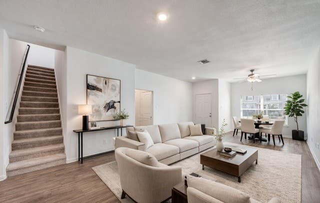 5-bedroom rental at 3003 Citron Gdn in Converse, TX — photo 5