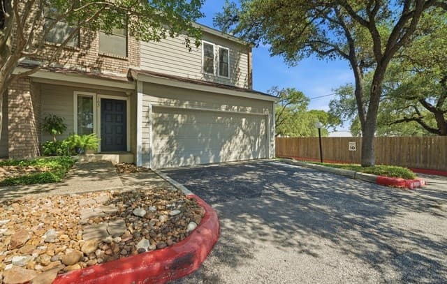 2-bedroom rental at 11001 Wurzbach Unit 105 in San Antonio, TX — photo 1