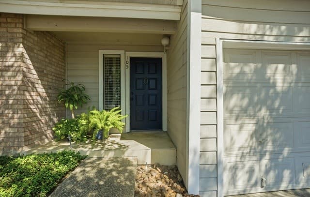 2-bedroom rental at 11001 Wurzbach Unit 105 in San Antonio, TX — photo 2