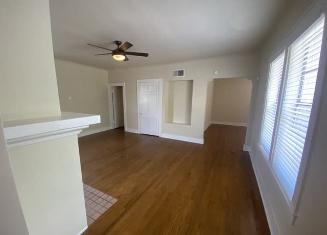 1-bedroom rental at 424 E Ashby Unit 3 in San Antonio, TX — photo 2