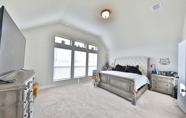 4-bedroom rental at 9439 Cactus Canyon in San Antonio, TX — photo 4