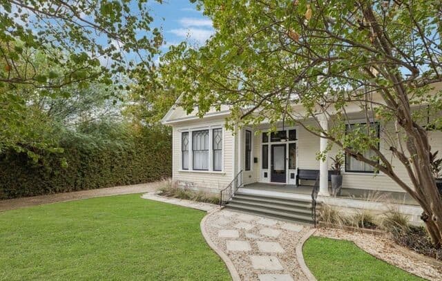 2-bedroom rental at 227 Claudia Unit 1 in San Antonio, TX — photo 3