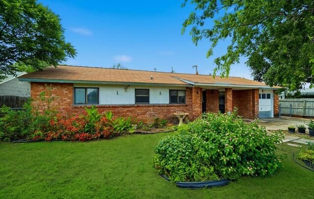 4-bedroom rental at 4030 Judivan in San Antonio, TX — photo 4