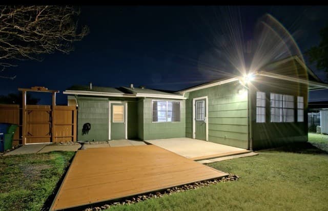 3-bedroom rental at 7226 Westglade Dr in San Antonio, TX — photo 5