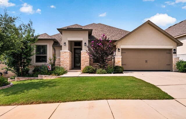 4-bedroom rental at 9012 Raven pointe in San Antonio, TX — photo 1