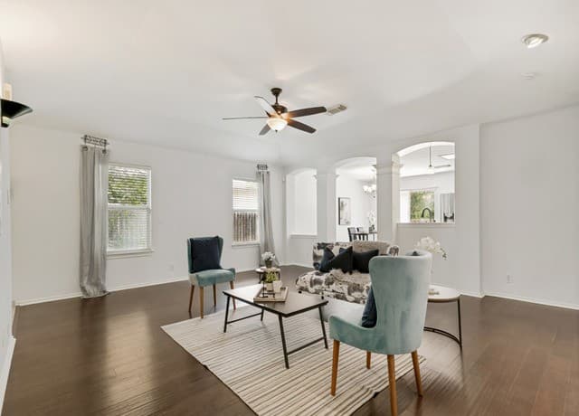 3-bedroom rental at 5222 Spring Arrow in San Antonio, TX — photo 3