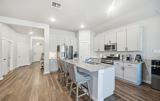 3-bedroom rental at 4415 Tiger Run in San Antonio, TX — photo 3