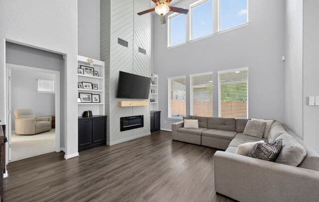 4-bedroom rental at 2805 Cheney Rd in Schertz, TX — photo 3