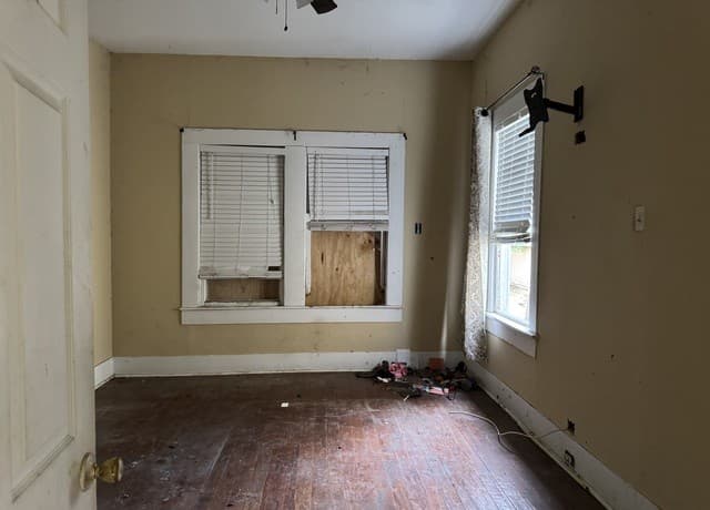 3-bedroom rental at 1027 Vermont St in San Antonio, TX — photo 2