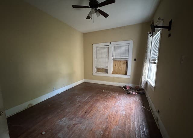 3-bedroom rental at 1027 Vermont St in San Antonio, TX — photo 3