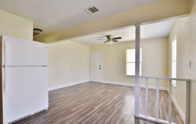 2-bedroom rental at 1263 Chalmers in San Antonio, TX — photo 5