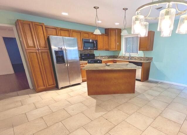 3-bedroom rental at 304 E Mistletoe in San Antonio, TX — photo 3