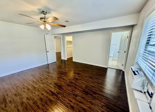 3-bedroom rental at 304 E Mistletoe in San Antonio, TX — photo 5
