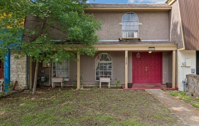 3-bedroom rental at 6934 Neston Dr in San Antonio, TX — photo 2